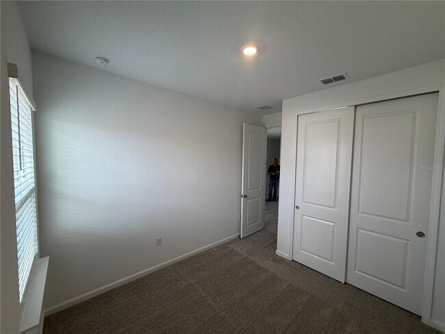 Foto del edificio - 17740 Porter Rd