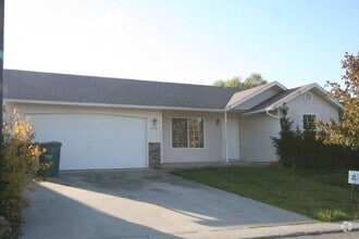 Building Photo - 240 W Pawnee Dr
