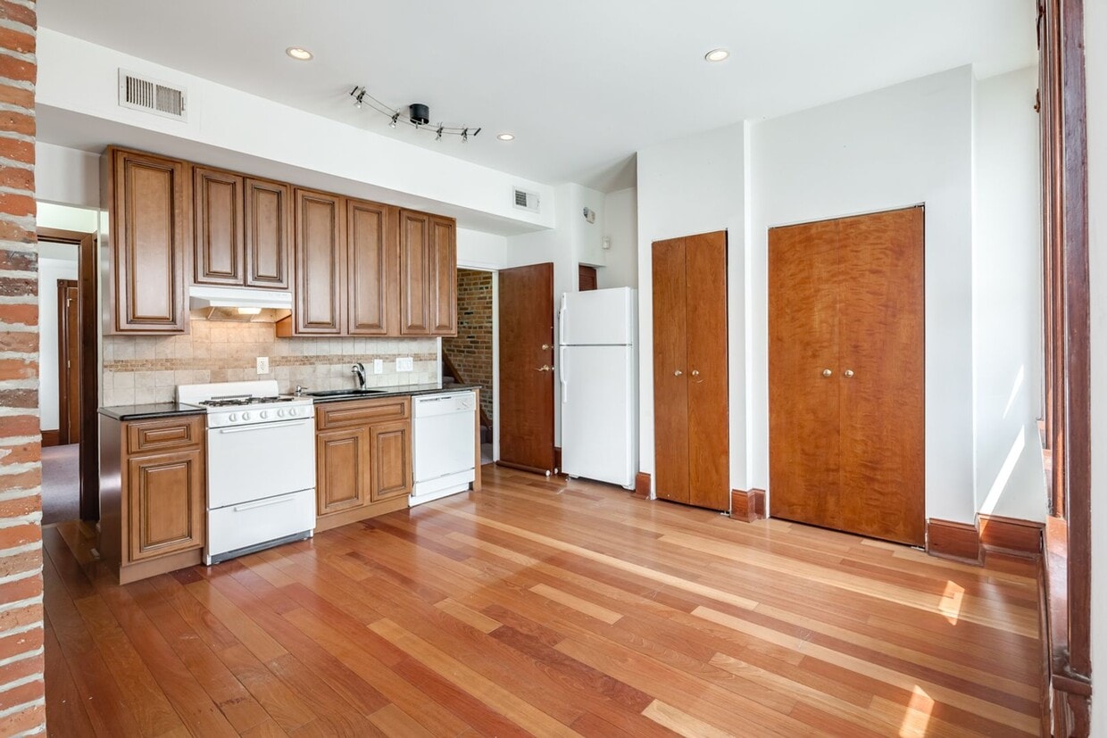 Photo - 2739 W Girard Ave [DNM]