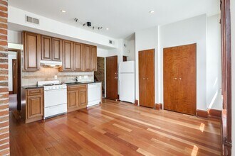Building Photo - 2739 W Girard Ave
