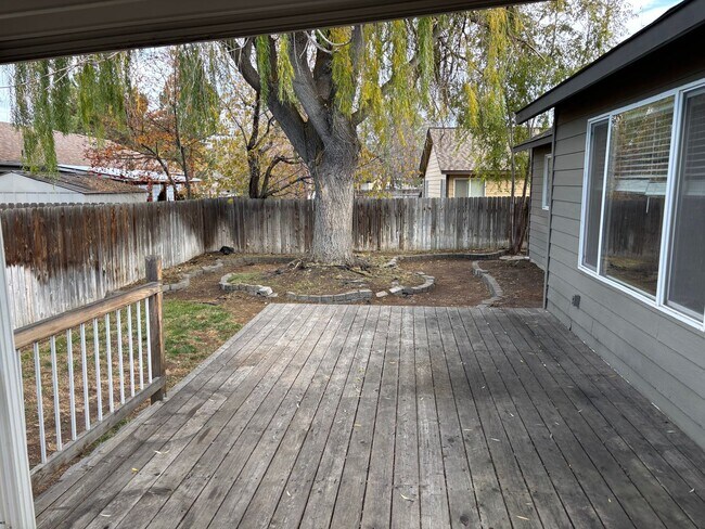 Foto del edificio - Desirable one Level Home in SW Redmond!