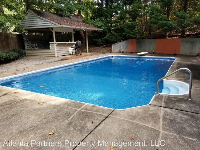 Foto del edificio - 2900 Cascade Dr