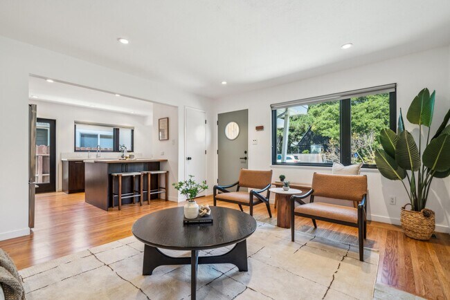 Foto del edificio - 6212 Bernhard Ave