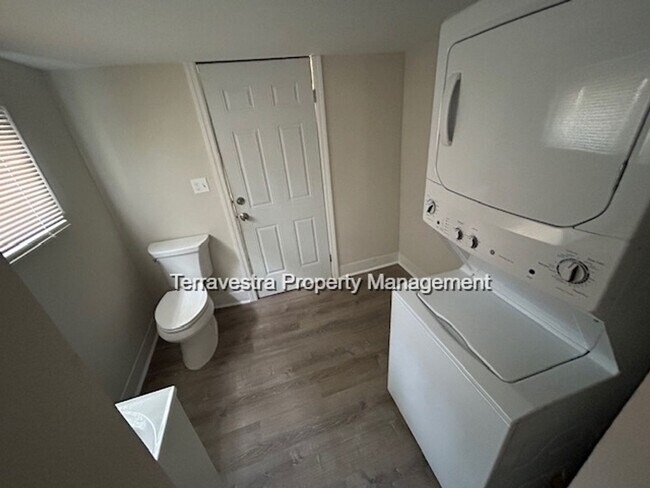 Foto del edificio - Freshly Renovated 4 bed 1.5 bath Immediate...