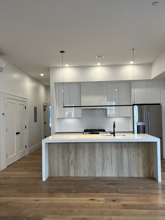 Building Photo - 31 Savin Hill Ave