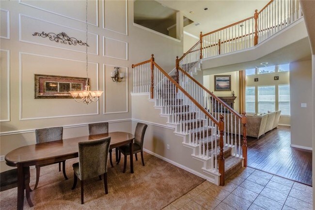 Building Photo - 3905 Miramar Dr