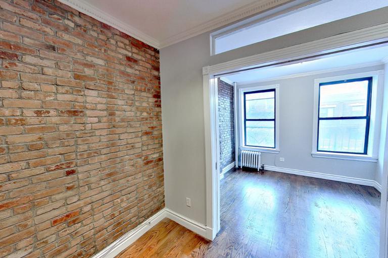 Foto del edificio - 382 E 10th St