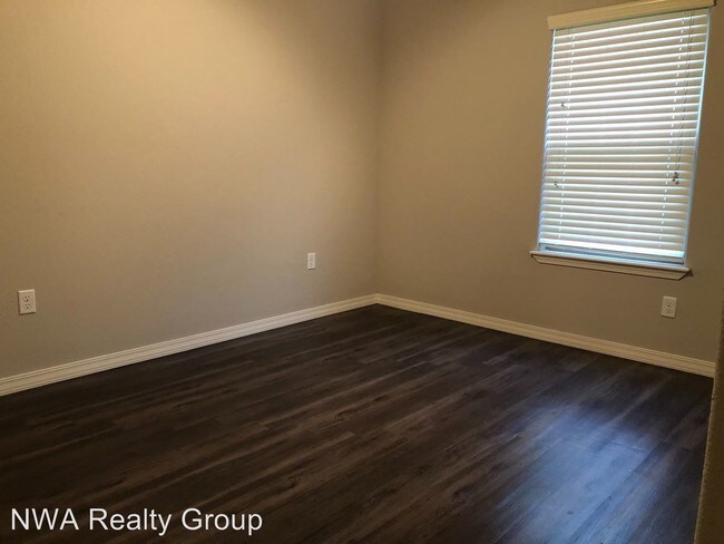 Building Photo - 3 br, 2 bath House - 420 Weston Loop