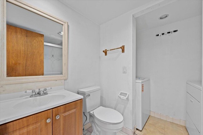 Building Photo - 1560 Forest Lakes Cir