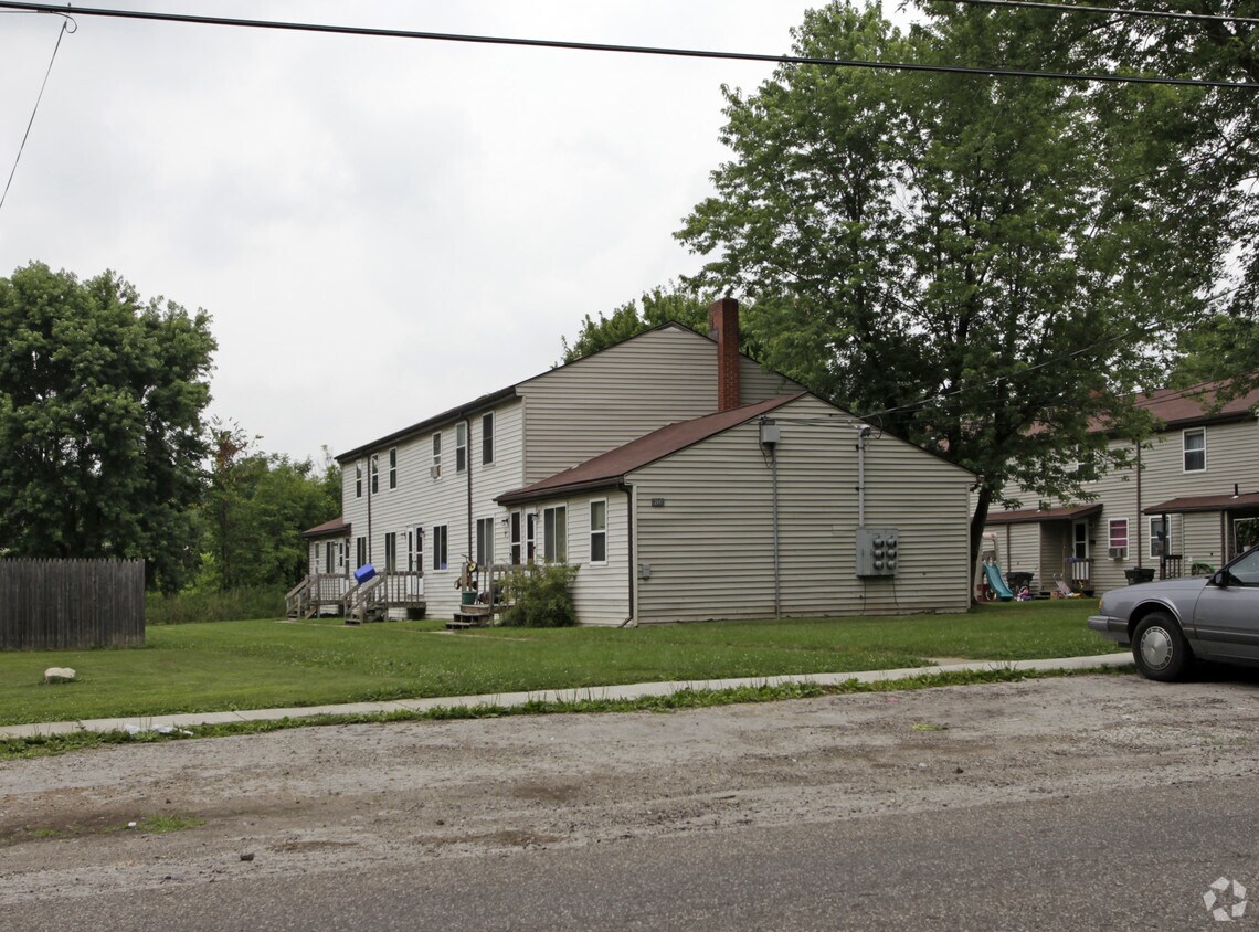Foto del edificio - 9150 Maple Grove Rd
