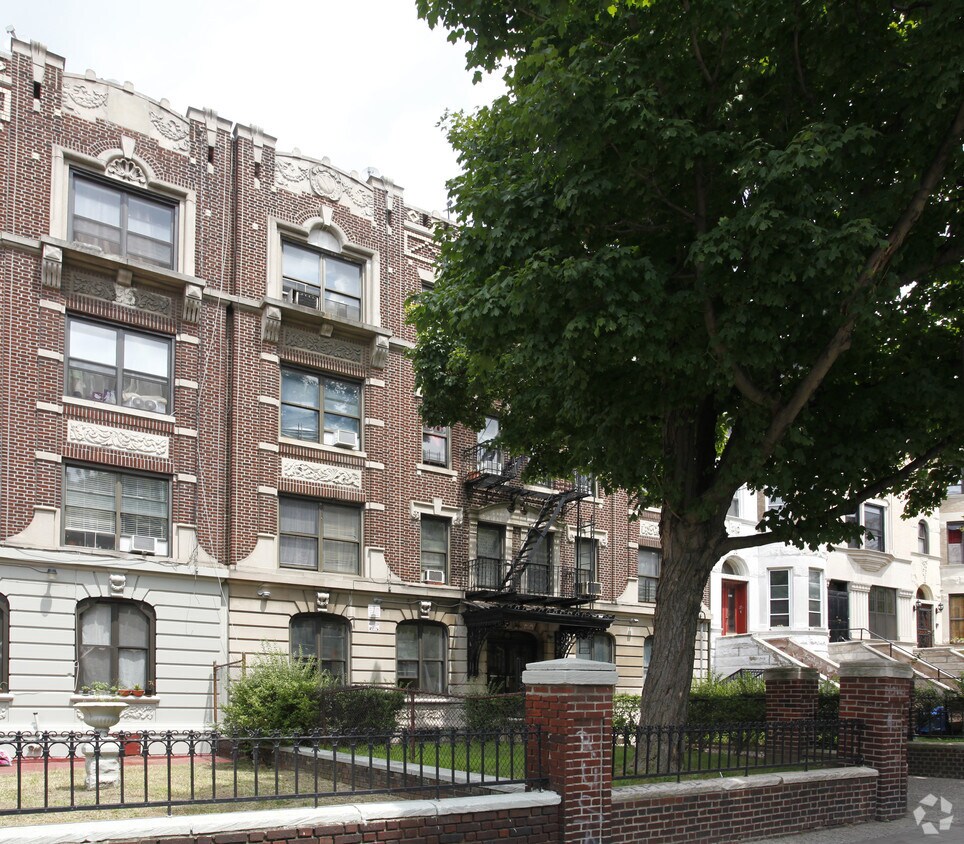 Building Photo - 925 Saint Marks Ave