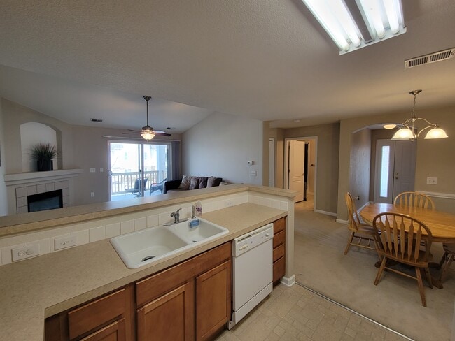 Building Photo - 4755 Hahns Peak Dr