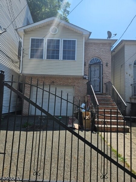 Building Photo - 229 N 5th St
