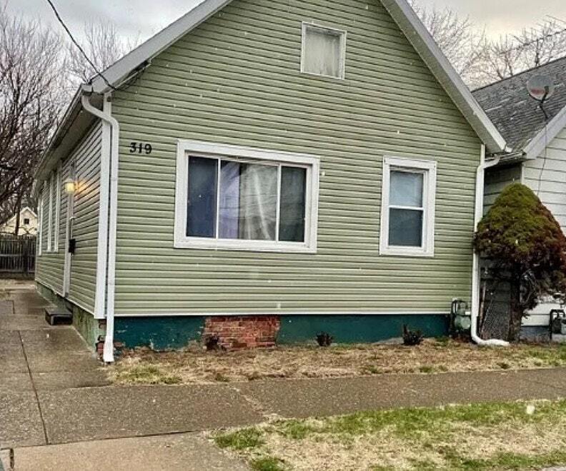 Foto principal - 319 Dexter St