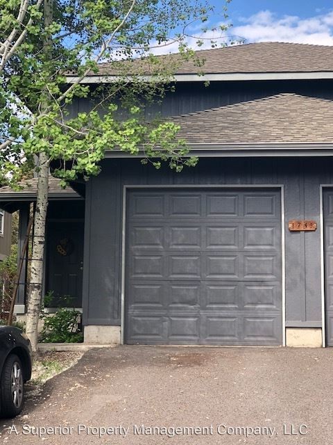 Primary Photo - 1731 NE Lotus Dr