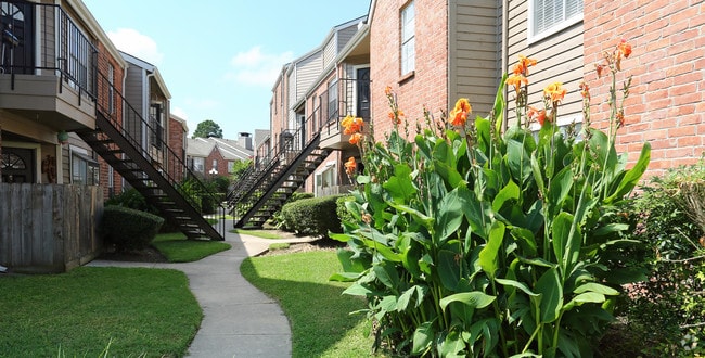 Building - Cobble Creek