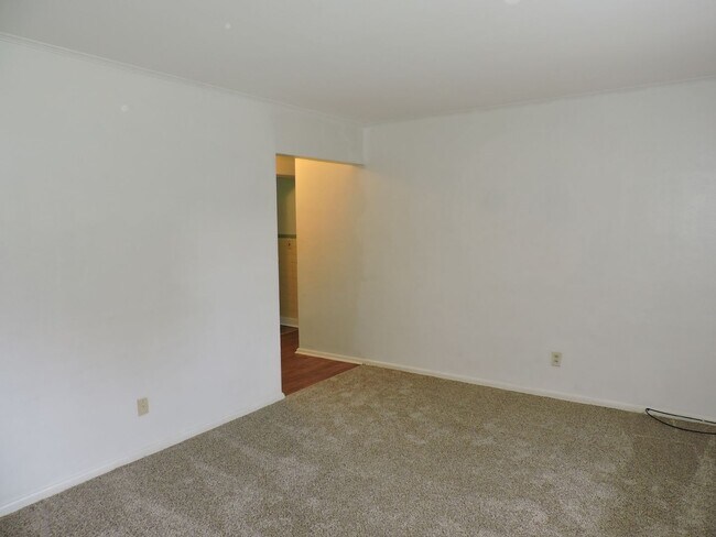 Building Photo - 1012 Pennsylvania Dr