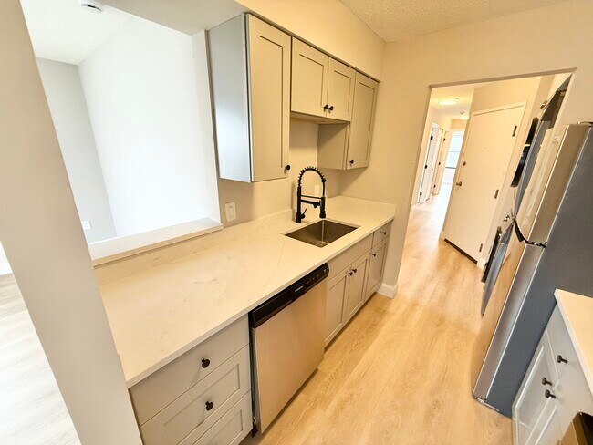 Foto del edificio - 69 Msgr Patrick J Lydon Way