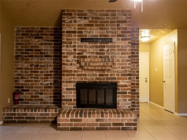Building Photo - 8215 Lone Bridge Ln