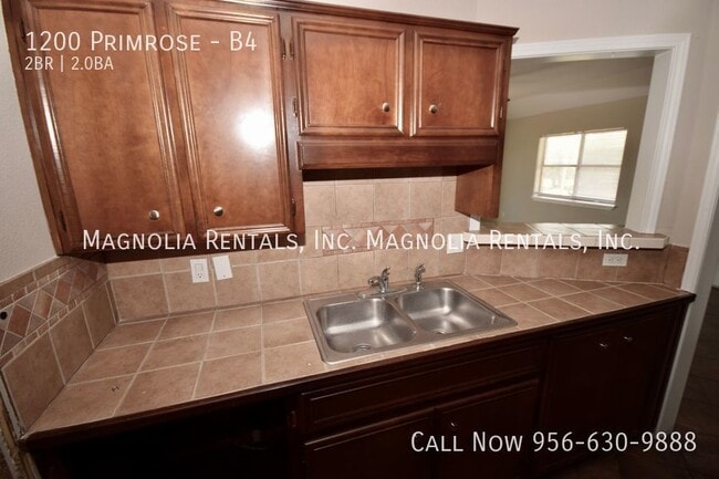 Building Photo - 1200 Primrose Ave W