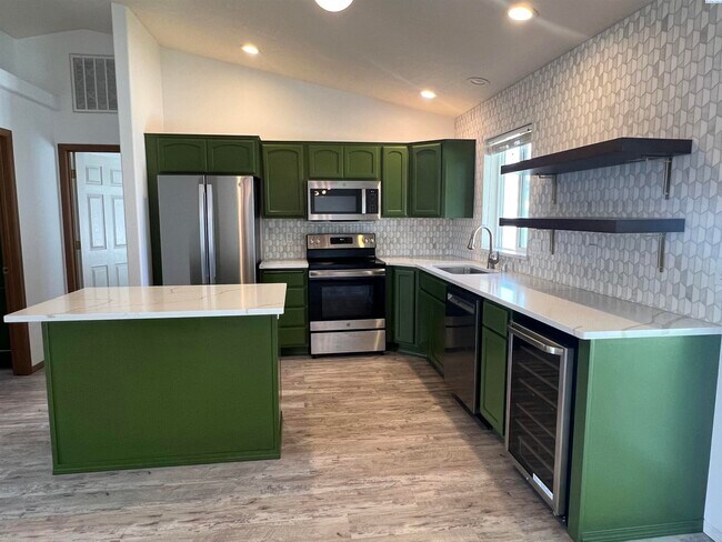 Foto del edificio - 1574 Foxglove Ave
