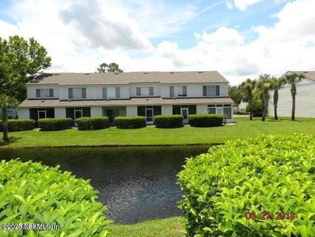 Building Photo - 12311 Kensington Lakes Dr