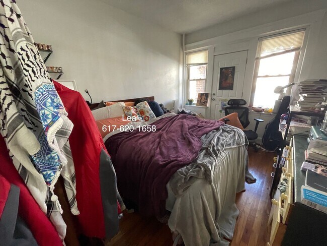 Foto del edificio - September cozy 2bed in Allston! Porch! Cat...