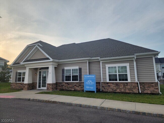 Building Photo - 41 Begonia Ln