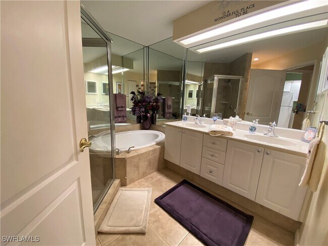 Foto del edificio - 3951 Windward Passage Cir