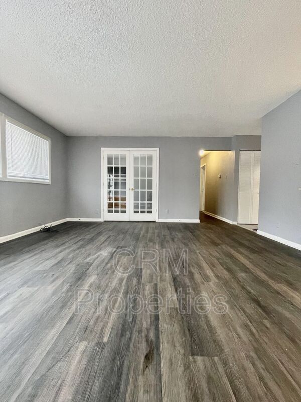Foto del edificio - 1020 N Lincoln St