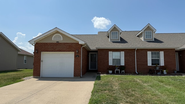 Building Photo - 213 Mueller Ln