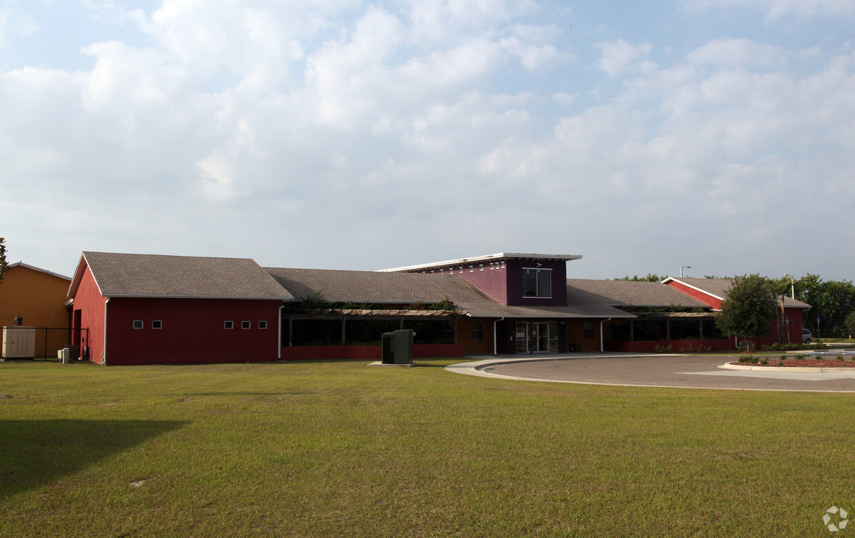 Building Photo - Manatee Village