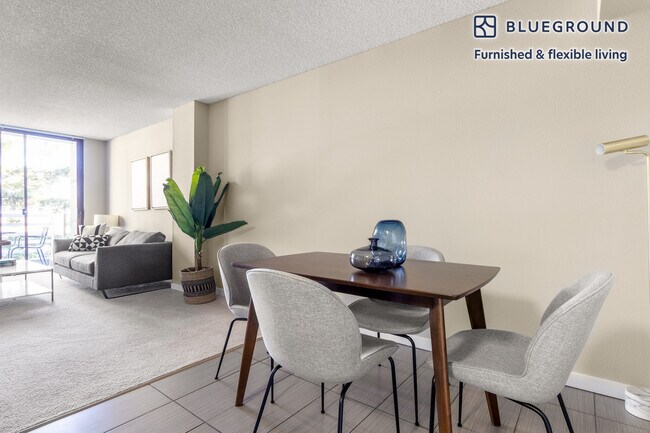 Foto del edificio - 20350 Stevens Creek Blvd