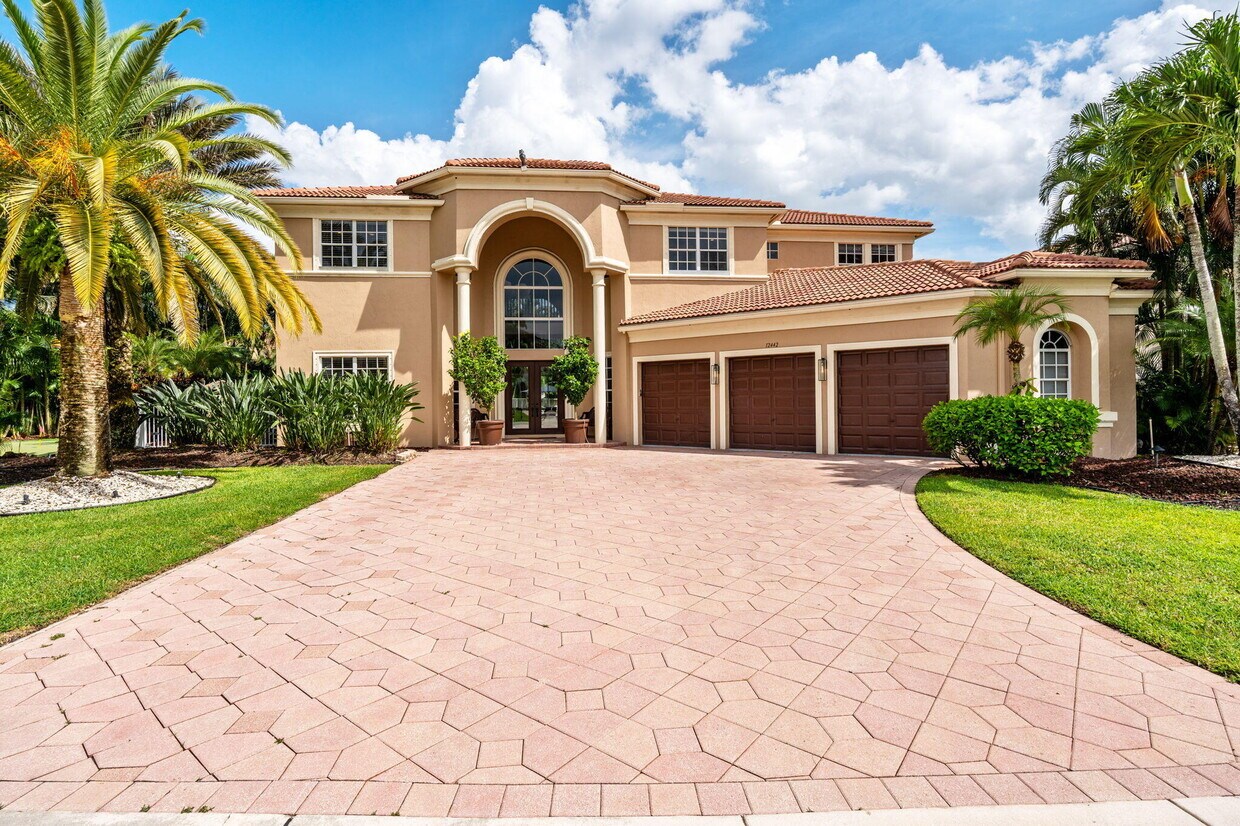 Primary Photo - 12442 Equine Ln