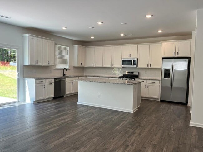 Building Photo - 198 Blue Butterfly Dr