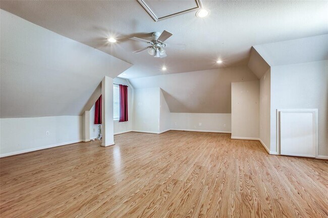 Building Photo - 12931 Lake Center Run Ct