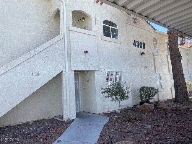 Foto del edificio - 4308 W Lake Mead Blvd