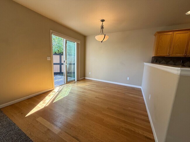 Foto del edificio - NW Bend 3 Bed/2.5 Bath Villa - Schaeffer D...