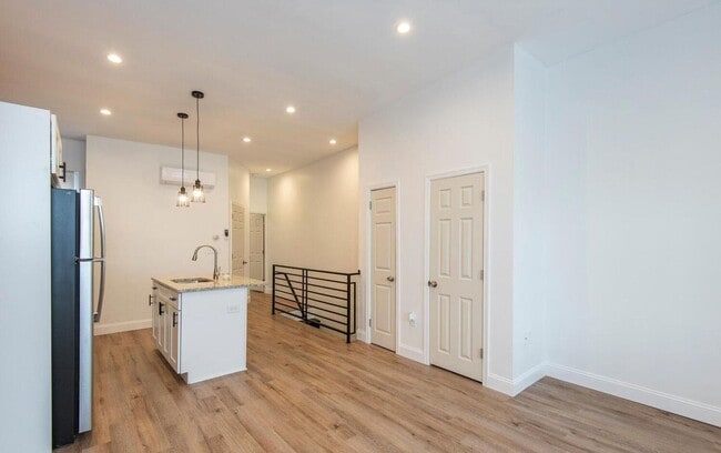 Building Photo - 6132 Musgrave St