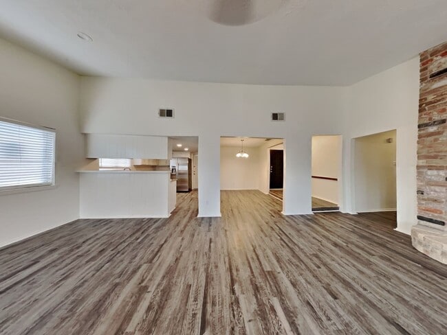 Foto del edificio - 10311 Towneview Dr
