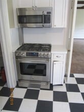 Building Photo - 5326 Mandell St