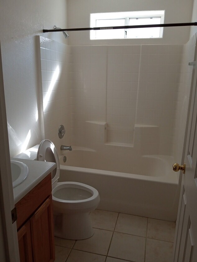 Building Photo - 3555 Thunderhawk Dr