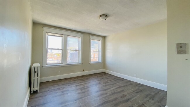 Building Photo - 47 Park Vale Ave
