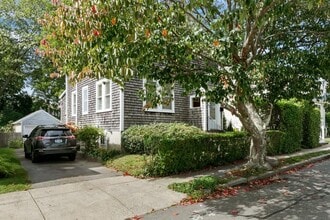 Building Photo - 42 Almy St