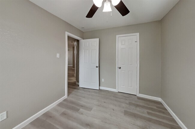 Building Photo - 16778 N Thrasher Dr