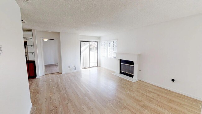Foto del edificio - 2/2 Upstairs Condominium in Park Vineyard Community for Lease in Rancho Cucamonga!