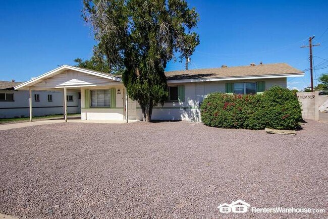 Foto del edificio - Midcentury 3 Bedroom Phoenix Home