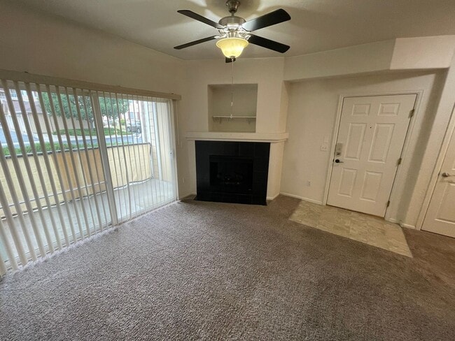 Foto del edificio - Englewood 2 Bedroom, 2 Bath Condo (Availab...