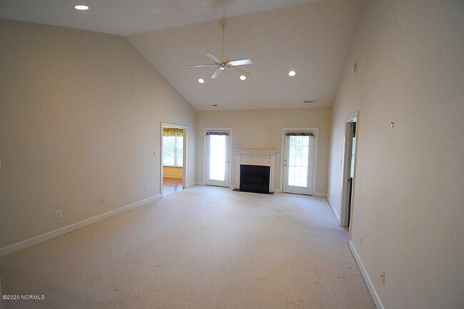 Building Photo - 101 Turnberry Ct