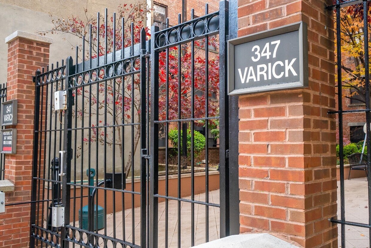 Primary Photo - 347 Varick St